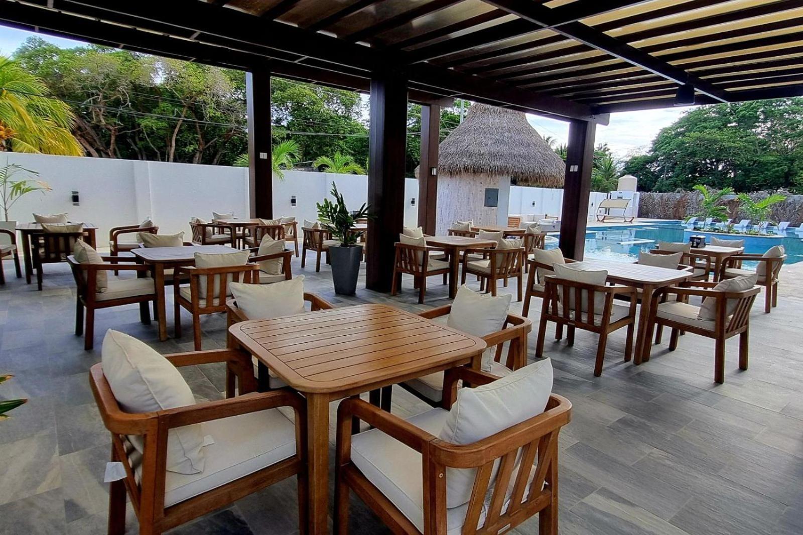 Acqua Di Mare Resort West Bay Exterior photo
